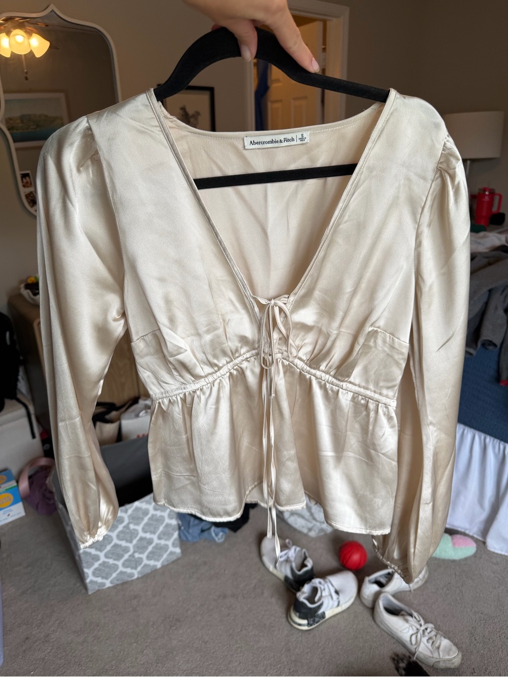 Abercrombie & Fitch Cream Satin Tie-Front V-Neck Blouse